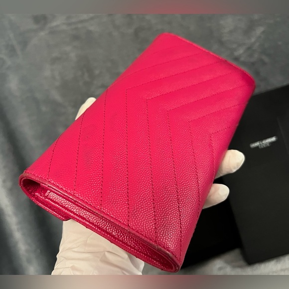 YSL Quilted Envelope Wallet - Picture 16 of 16